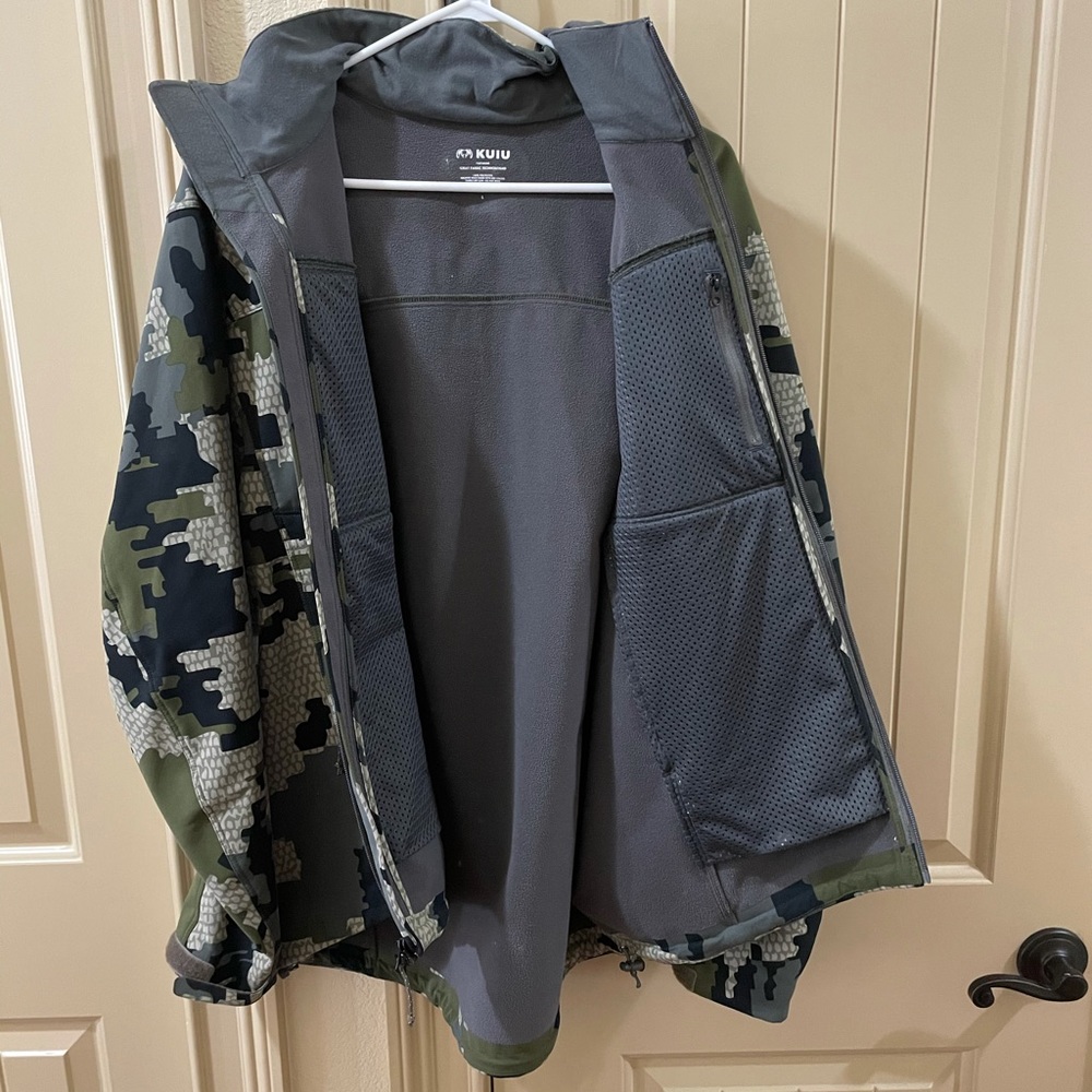 KUIU Camo Performance Jacket - Picture 2 of 4